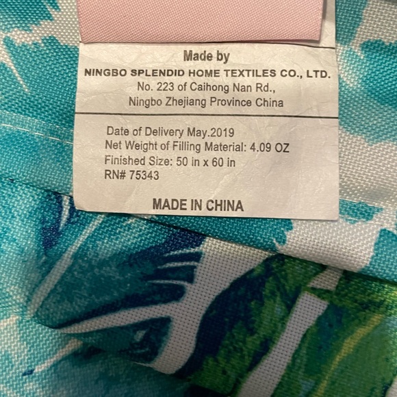 ISAAC MIZRAHI Reversible Water Repellent Picnic Blanket with Matching Tote - Picture 4 of 9